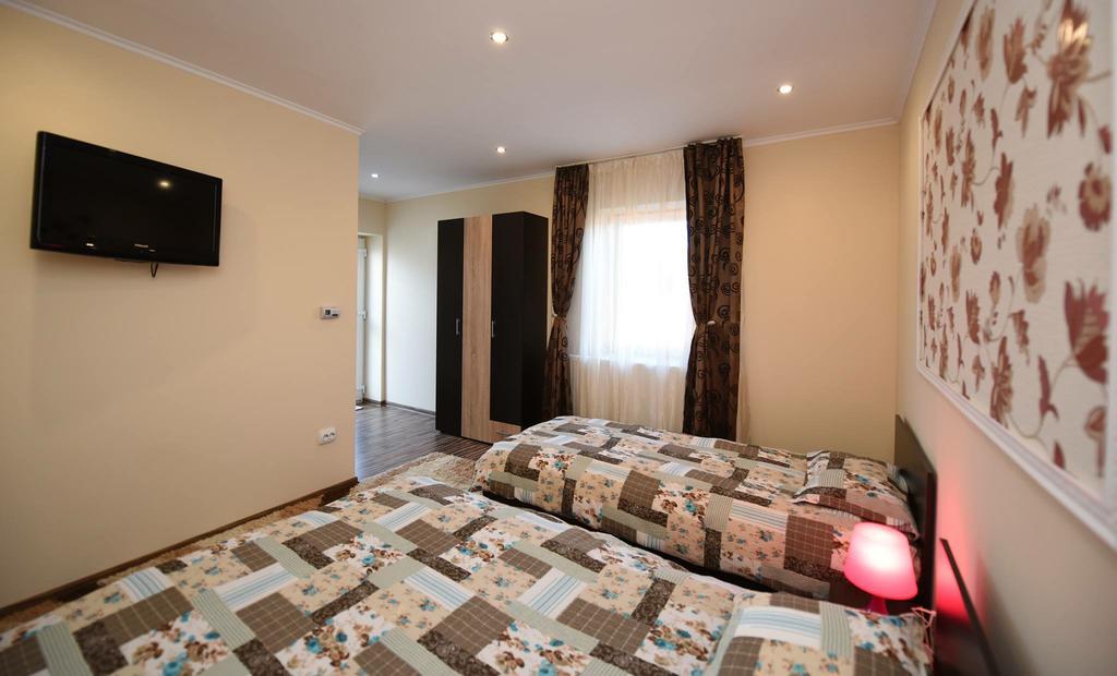 Casa Alexia Hotel Hateg Ngoại thất bức ảnh